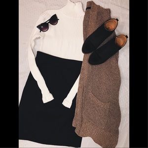 SOLD NWOT H&M Pencil Skirt